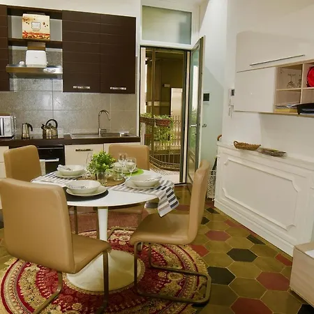 Splendido Trilocale Zona Isola * Milan